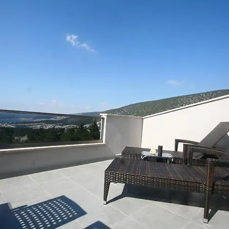 Apartament Tropicana *